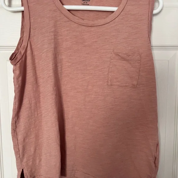 Gray and Pink Sleeveless Tops - Picture 4 of 8